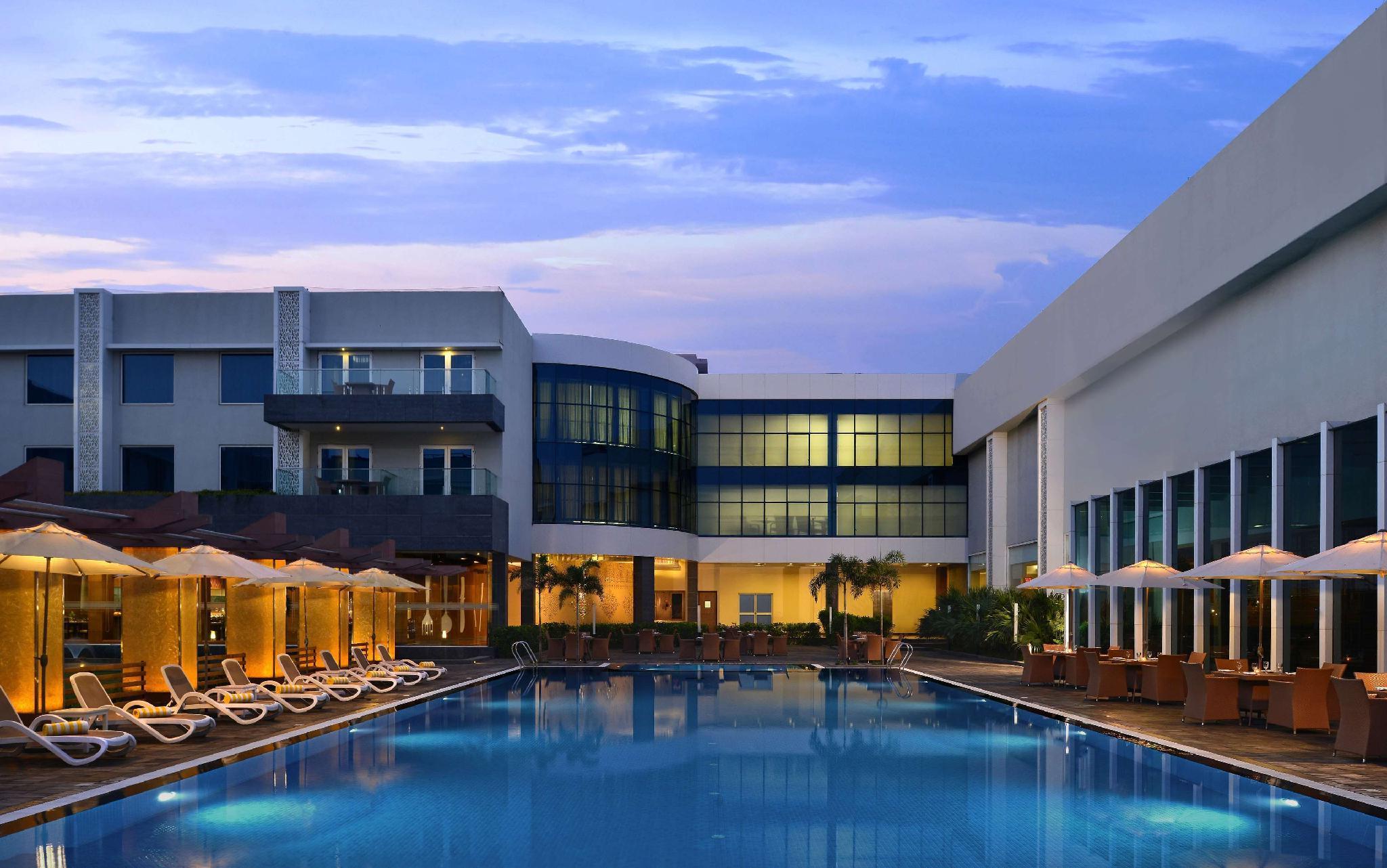 Radisson Resort & Spa Kandla Gāndhīdhām Exterior foto