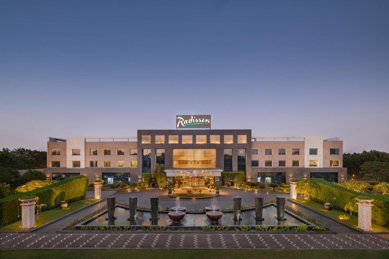 Radisson Resort & Spa Kandla Gāndhīdhām Exterior foto