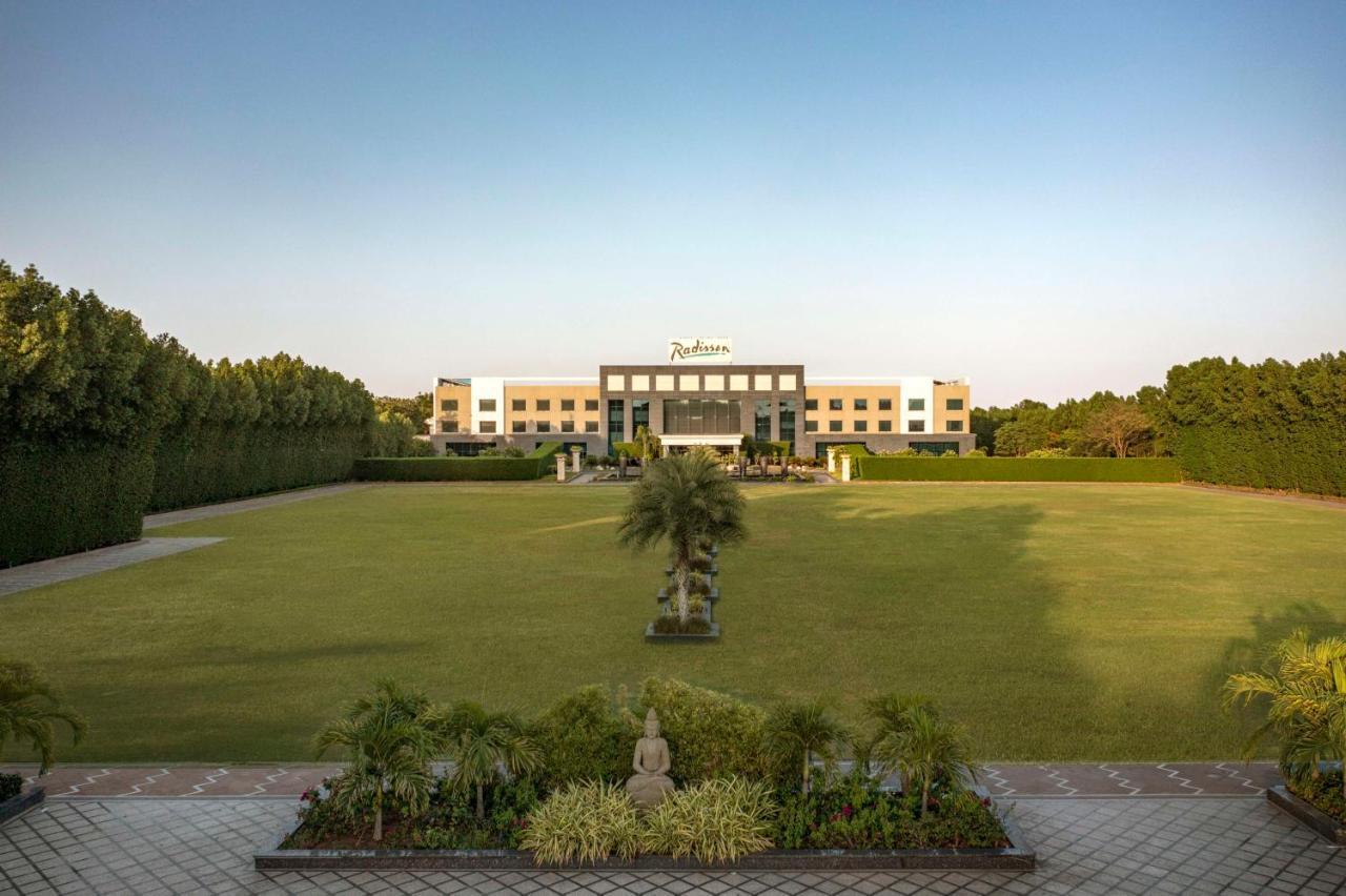 Radisson Resort & Spa Kandla Gāndhīdhām Exterior foto